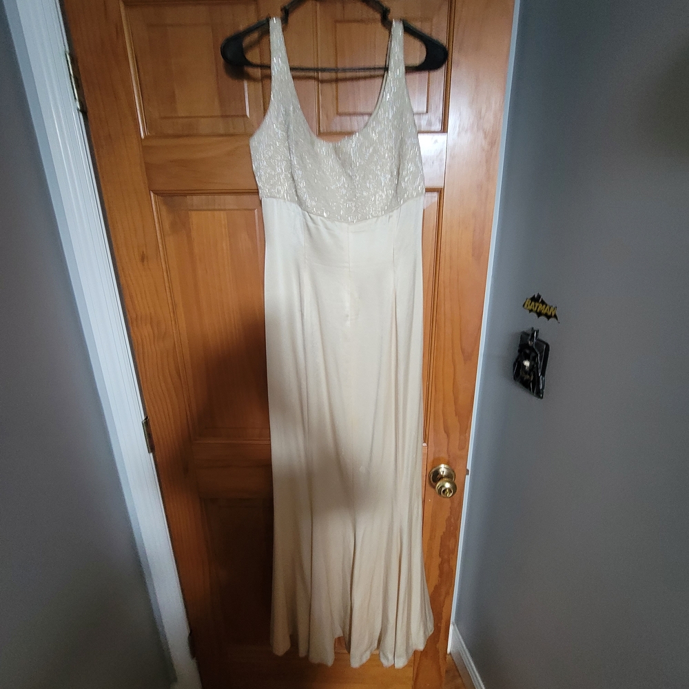 Carmen Marc Valvo Cream Maxi Dress